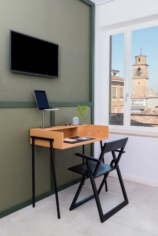 BnBiz - Coworking Hotel Fiorenzuola dʼArda Eksteriør billede